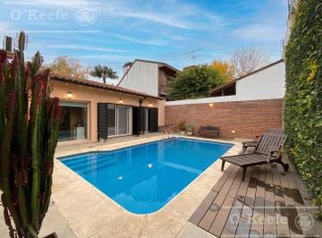 Casa · 310m² · 5 Ambientes · 4 Cocheras · Casa 5 Ambientes en Venta Quilmes - Pileta - Quincho