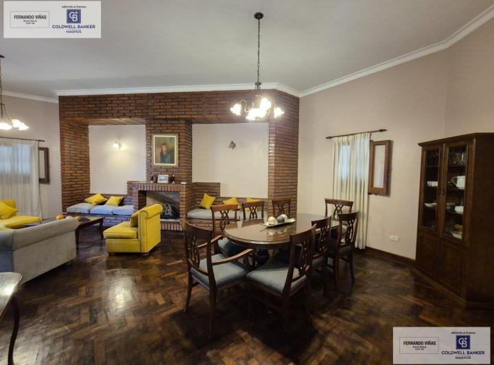 Casa · 75m² · 4 Ambientes · 2 Cocheras