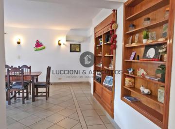Casa de 6 ambientes, San Salvador de Jujuy · En Venta - Espectacular Casa en Esquina - Bº Ciudad de Nieva