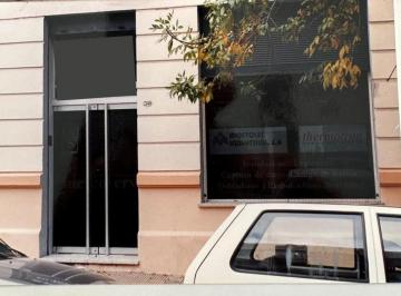 Local comercial · 178m² · 3 Ambientes · Local en Venta - 1 Toilette - Constitución
