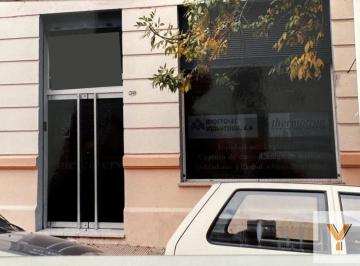 Local comercial · 178m² · 3 Ambientes · Local en Venta - 1 Toilette - Constitución
