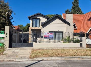 Casa de 6 ambientes, Almirante Brown · Chalet a Reciclar con Segunda Propiedad Reciclada