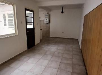 Departamento · 80m² · 4 Ambientes · Alquilo Depto 3 Dorm con Patio y Salida Independiente, Apto Uso Comercial, Sin Expensas