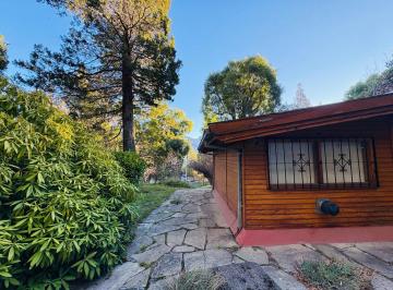Casa · 95m² · 2 Ambientes · 1 Cochera · Venta Cabaña Bariloche 1 Dorm Amplio Jardín Garaje