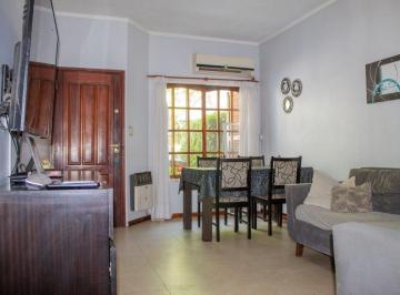 Casa · 89m² · 3 Ambientes · 1 Cochera · Venta Duplex 3 Amb. y Playroom. Hermoso! Castelar