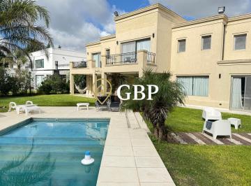 Casa · 600m² · 6 Ambientes · 5 Cocheras · Casa en Alquiler Anual en Canning Barrio Malibu