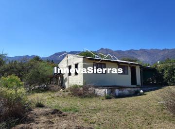 Casa · 50m² · 2 Ambientes · 1 Cochera · En Venta Casa de 1 Dorm. Grandes Vistas y Potencial de Mojora. Bv. Los Olivares, Los Hornillos