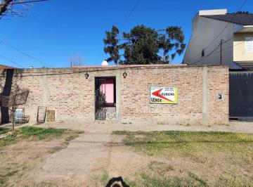 Casa · 420m² · 3 Ambientes · 1 Cochera · Casa en Venta en Barrio Corimayo a 4 Cuadras de Av Espora