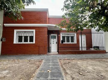 Casa · 60m² · 3 Ambientes · PH Al Frente Reciclado a Nuevo - Vta Dta - Apto Crédito - Oportunidad!
