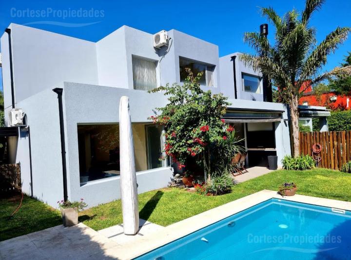 Casa · 150m² · 4 Ambientes · 2 Cocheras