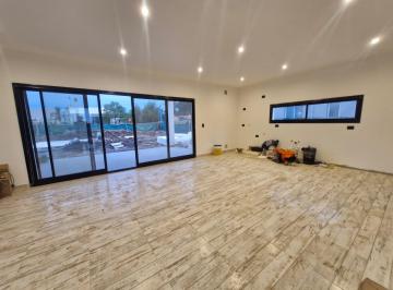 Casa · 122m² · 4 Ambientes · 2 Cocheras · Casa en Venta en Horizontes Al Sur