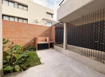 PH · 25m² · 1 Ambiente · Alquiler de Monoambiente con Patio y Parrillero en Zona Río