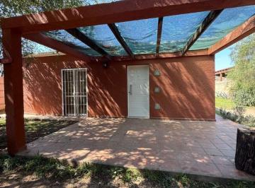 Casa de 3 ambientes, Mendiolaza · Casa en Alquiler C/ Cochera en Mendiolaza