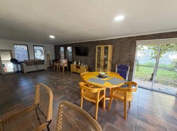 Casa · 120m² · 3 Ambientes · 2 Cocheras · Venta Casa de 3 Ambientes en Moreno