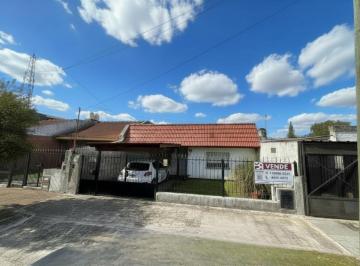 Casa de 4 ambientes, Lomas de Zamora · Casa de 4 Ambientes a m del Predio Finky
