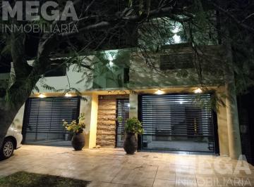 Casa · 360m² · 7 Ambientes · 2 Cocheras · Gobernador Parera 1356 - Casa en Venta
