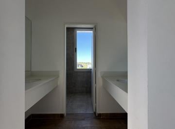 Casa · 210m² · 5 Ambientes · 2 Cocheras · Casa en Venta 4 Dorm. Zona Potrero de Garay