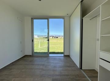 Casa · 210m² · 5 Ambientes · 2 Cocheras · Casa en Venta 4 Dorm. Zona Potrero de Garay