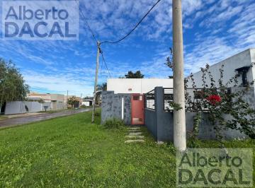 Casa · 85m² · 4 Ambientes · 2 Cocheras · Casa en Barrio San Carlos
