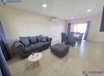 Casa · 111m² · 3 Ambientes · 1 Cochera · Duplex en Docta 2 Dorm en 2 Plantas Lote 180 m²