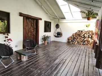 Casa de 8 ambientes, El Bolsón · Hermosa y Amplia Casa en El Bolsón.