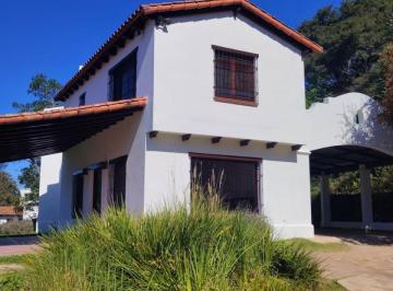 Casa · 4 Dormitorios · Casa en San Lorenzo