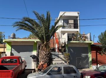 Casa · 180m² · 5 Ambientes · 1 Cochera · Propiedad Multifamiliar/ Casa + 4 Monoambientes