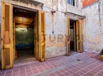 Casa · 71m² · 4 Ambientes · Venta Casa de Pasillo de 3 Dorm. a Reciclar en Pichincha, Rosario
