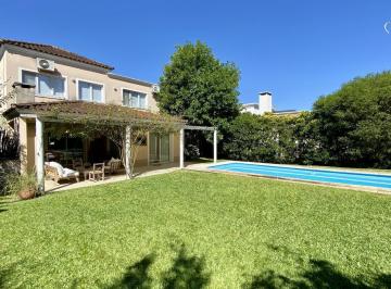 Casa · 190m² · 6 Ambientes · 2 Cocheras · Casa en San Isidro Labrador - Villanueva - en Venta