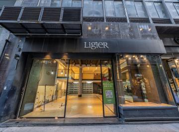 Local comercial · 96m² · Local en Alquiler Microcentro 8 m de Vidriera Sobre Florida X 12 Laterales - Galería Güemes