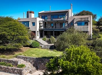 Casa · 800m² · 4 Dormitorios · 9 Cocheras · Casa en Venta 4 Dorm. en Corral de Barrancas Facilidades de Pago/recibimos Menor