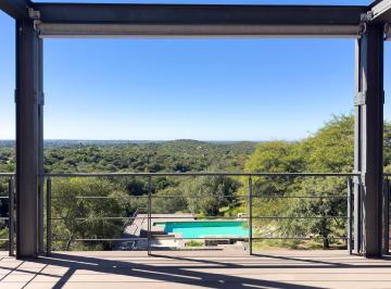 Casa · 800m² · 4 Dormitorios · 9 Cocheras · Casa en Venta 4 Dorm. en Corral de Barrancas Jerarquía