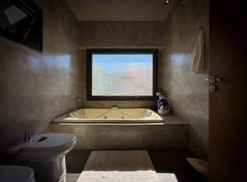 Casa · 800m² · 4 Dormitorios · 9 Cocheras · Casa en Venta 4 Dorm. en Corral de Barrancas Única en Su Tipo