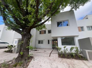 Casa de 4 ambientes, San Isidro · Moderna Casa en Complejo Cerrado en Lomas de San Isidro de 3/4 Dorm.