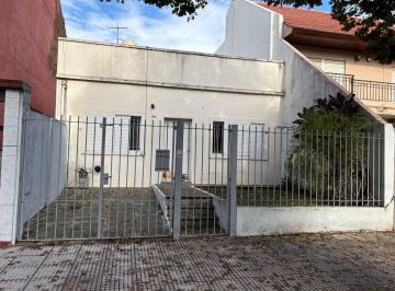 PH · 65m² · 3 Ambientes · 1 Cochera · PH a Refaccionar de 3 Ambientes en Monte Castro