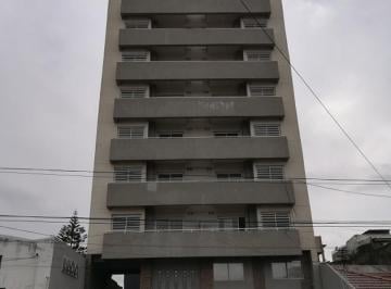 Departamento · 45m² · 2 Ambientes · 1 Cochera · Departamento en Alquiler en Lanús Oeste