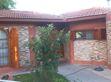 Casa de 4 ambientes, El Challao · Hermosa Casa y Local Comercial en Barrio 2do. Marianomoreno