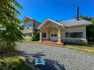 Casa de 7 ambientes, Costa Esmeralda · Casa con 6 Dorm. de 380 m² en Venta Costa Esmeralda Pileta
