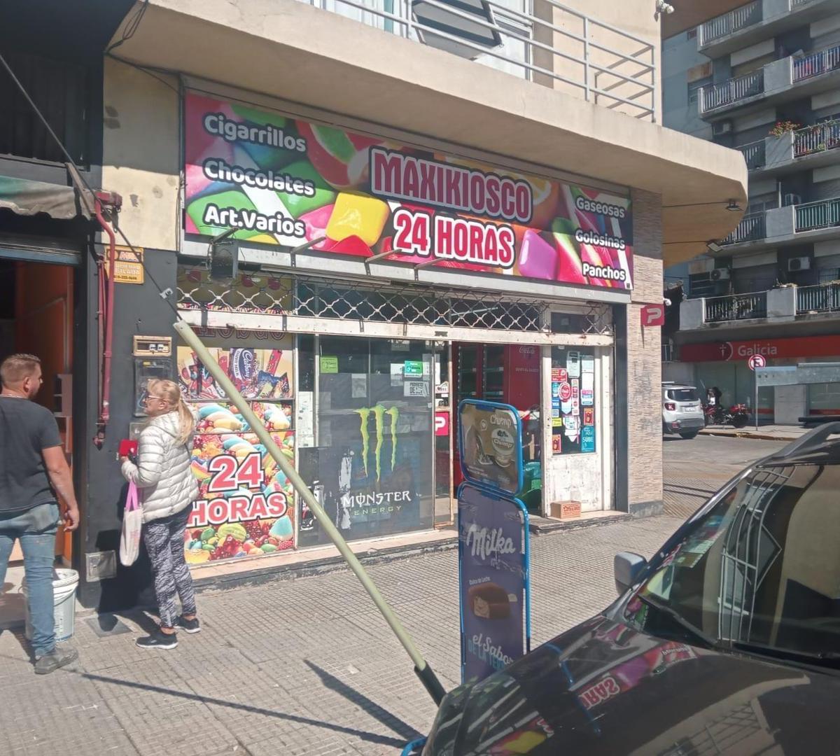 Av. Rivadavia 11000, Liniers, Capital Federal