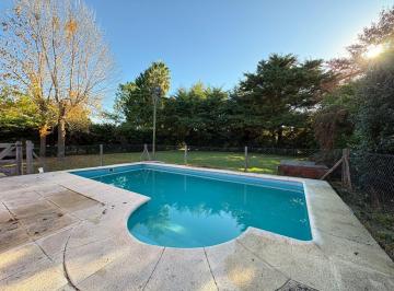 Casa · 147m² · 4 Ambientes · 2 Cocheras · Casa de 4 Ambientes en Venta en Echeverría del Lago con Pileta