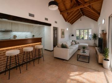 Casa · 147m² · 4 Ambientes · 2 Cocheras · Casa de 4 Ambientes en Venta en Echeverría del Lago con Pileta