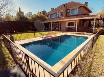 Casa · 179m² · 5 Ambientes · 1 Cochera · Casa Chalet en Venta en La Delfina, Pilar, G. B. a. Zona Norte