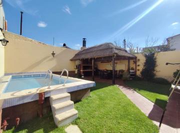 Casa de 6 ambientes, Presidente Sarmiento · Inmobiliaria del Aguila Vende Propiedad en Godoy Cruz.