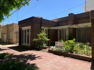 Casa · 157m² · 5 Ambientes · 1 Cochera · Casa en Barrio Alberdi