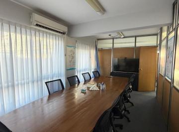 Oficina comercial · 102m² · 1 Ambiente · 1 Cochera · Hermosa y Amplia Oficina con Cochera Sobre Av Rivadavia Al 1300