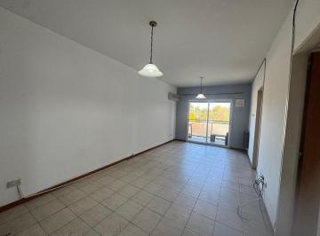 Departamento · 56m² · 3 Ambientes · 1 Cochera · Adrogue - Dpto. 3 Amb. Balcon y Cochera Cubierta