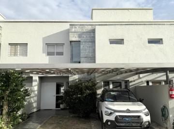 Casa · 150m² · 4 Ambientes · 2 Cocheras · Alquiler - Housing 3 Dorm - Seguridad 24hs