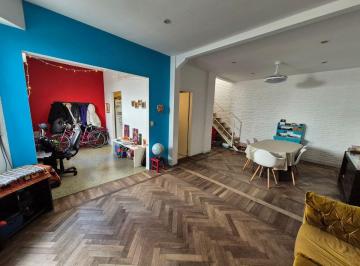 PH de 4 ambientes, Colegiales · En Colegiales * PH Reciclado y Ampliado, 3 Ambientes Más Escritorio y Terraza