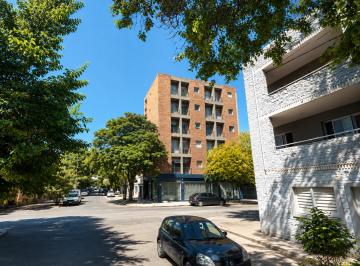 Departamento de 2 ambientes, Córdoba · Alto Alberdi - a 1 Cdra de La Plaza - 3er Piso Frente