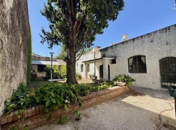 Casa · 110m² · 5 Ambientes · Venta Casa a Reciclar de 3 Dorm. con Jardín Barrio Abasto, Rosario